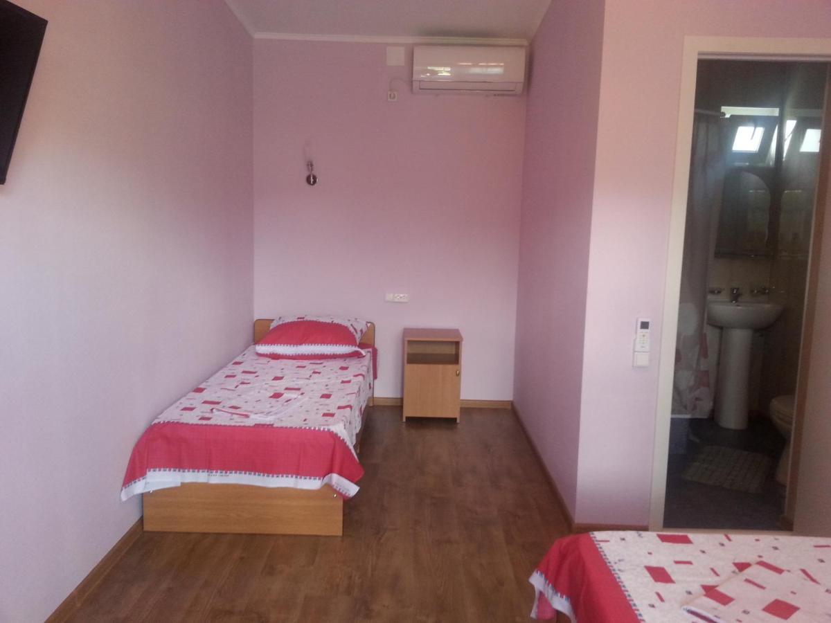 بيزوندا Guest House Yuzhnaya Palmira المظهر الخارجي الصورة