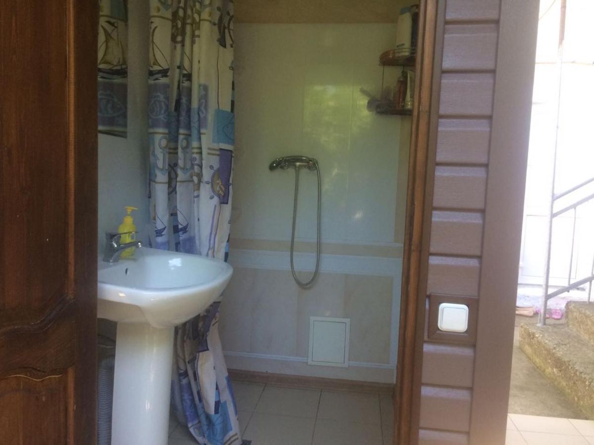 بيزوندا Guest House Yuzhnaya Palmira المظهر الخارجي الصورة
